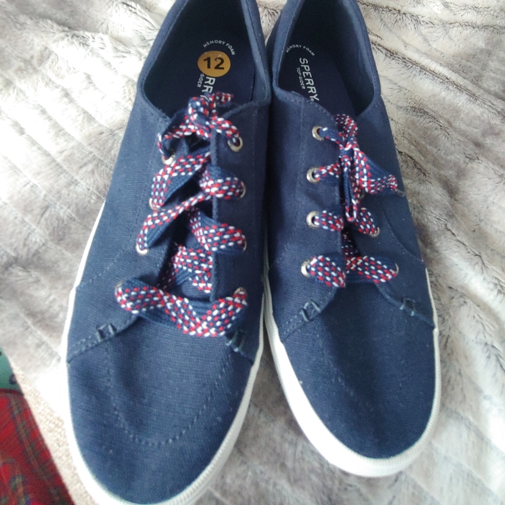 Sperry Women's Crest Vibe Sneaker Navy